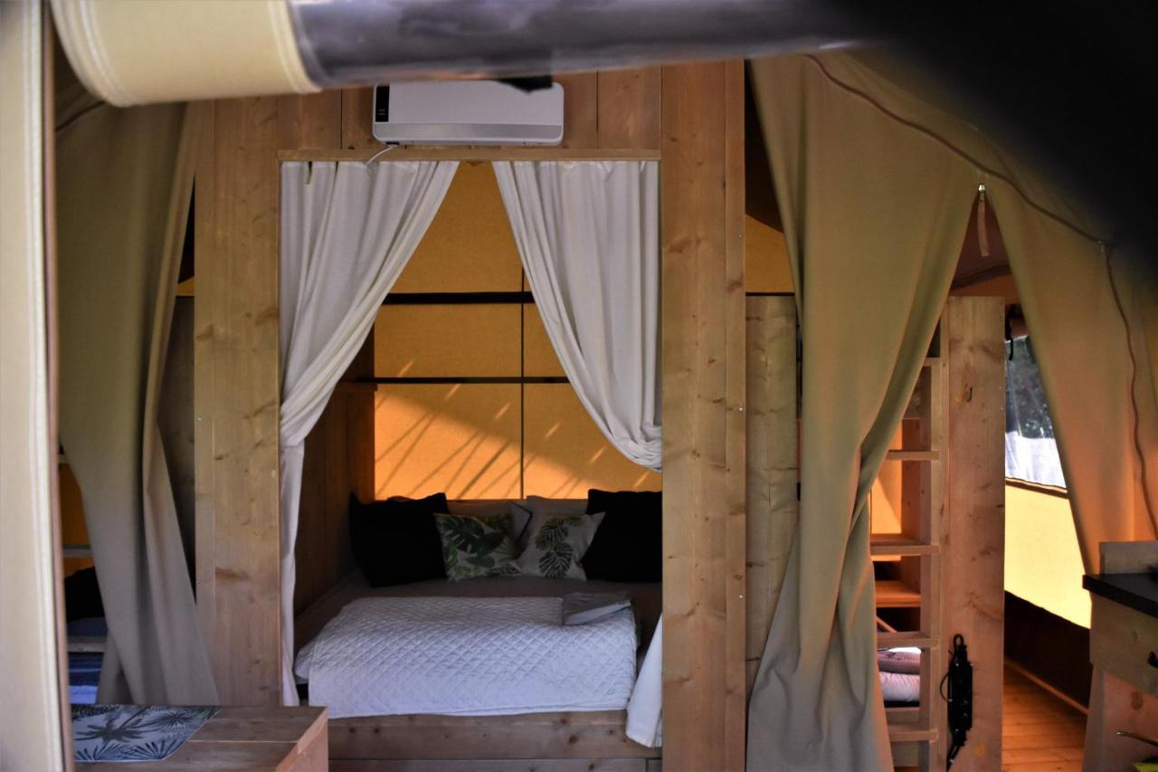 Analaya Villa Vias Luaran gambar